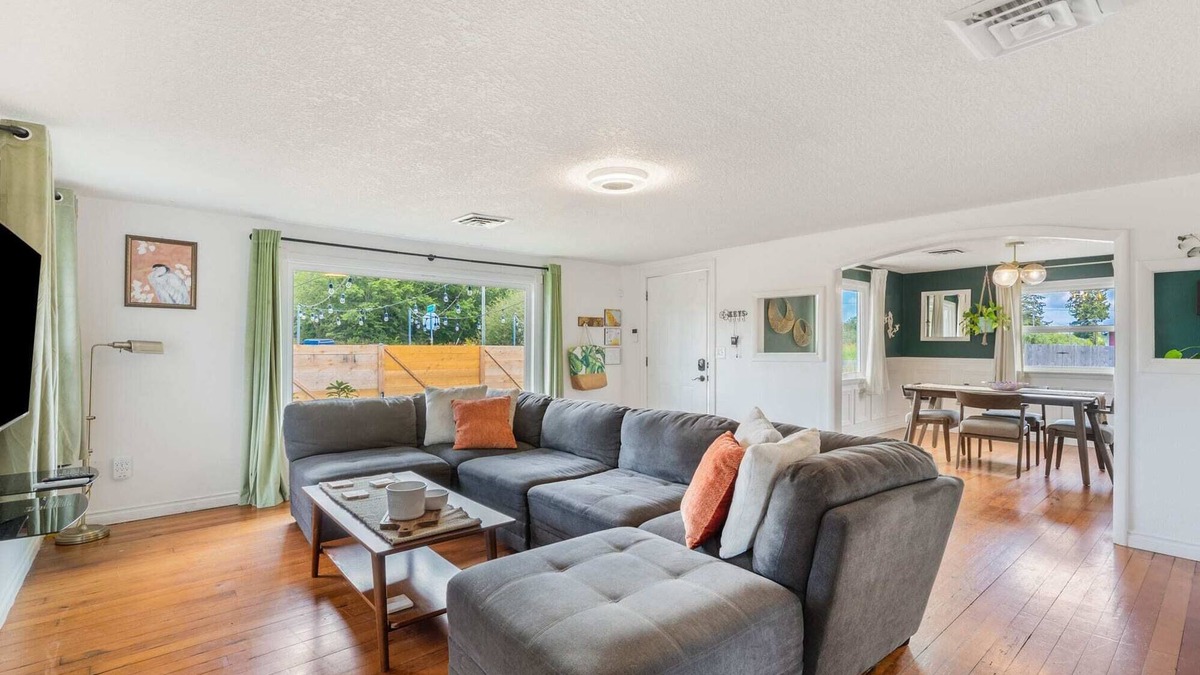 Warrenton House | Charming 2BR/1BA Retreat Near Astoria & Beach