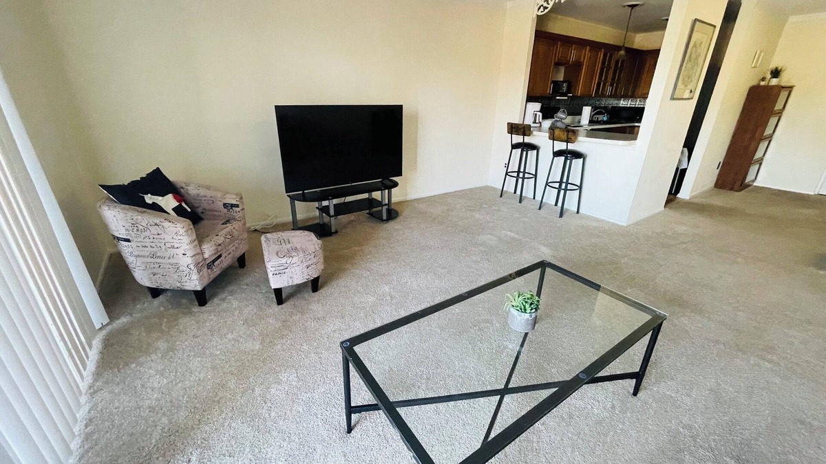 Elkins Park Apartment | Charming 2BR 2B in Elkins Park Monthly Discount