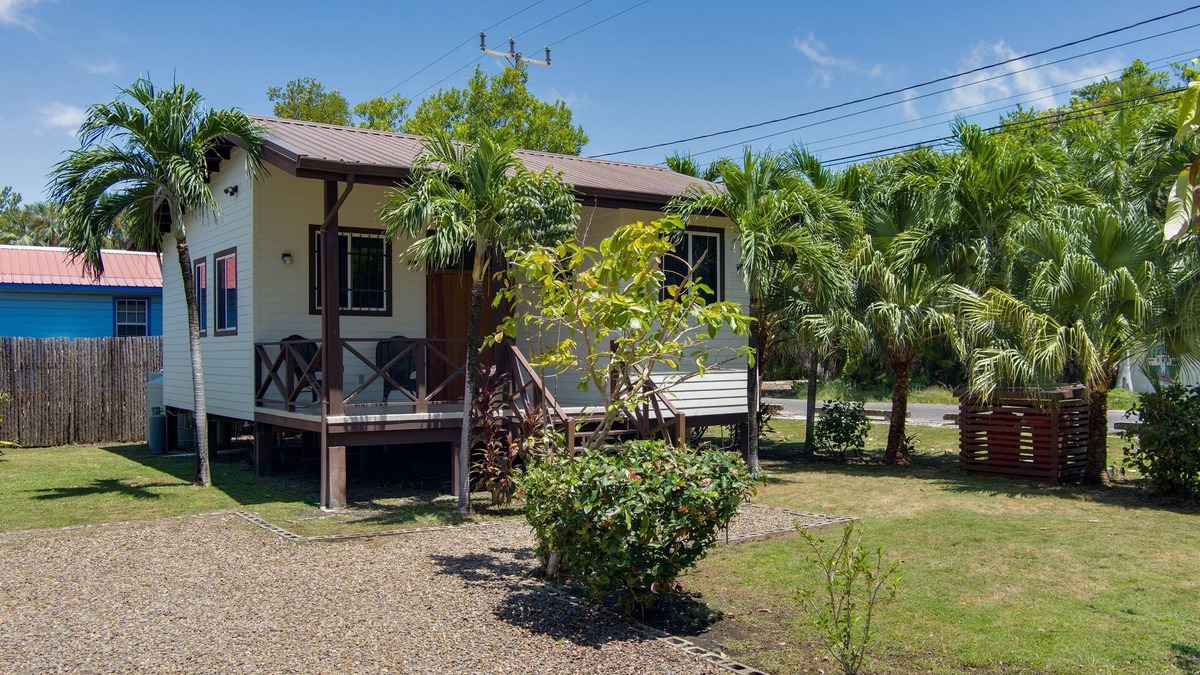 Placencia Cottage | Charming 2BR Casita Great Price & Great Location