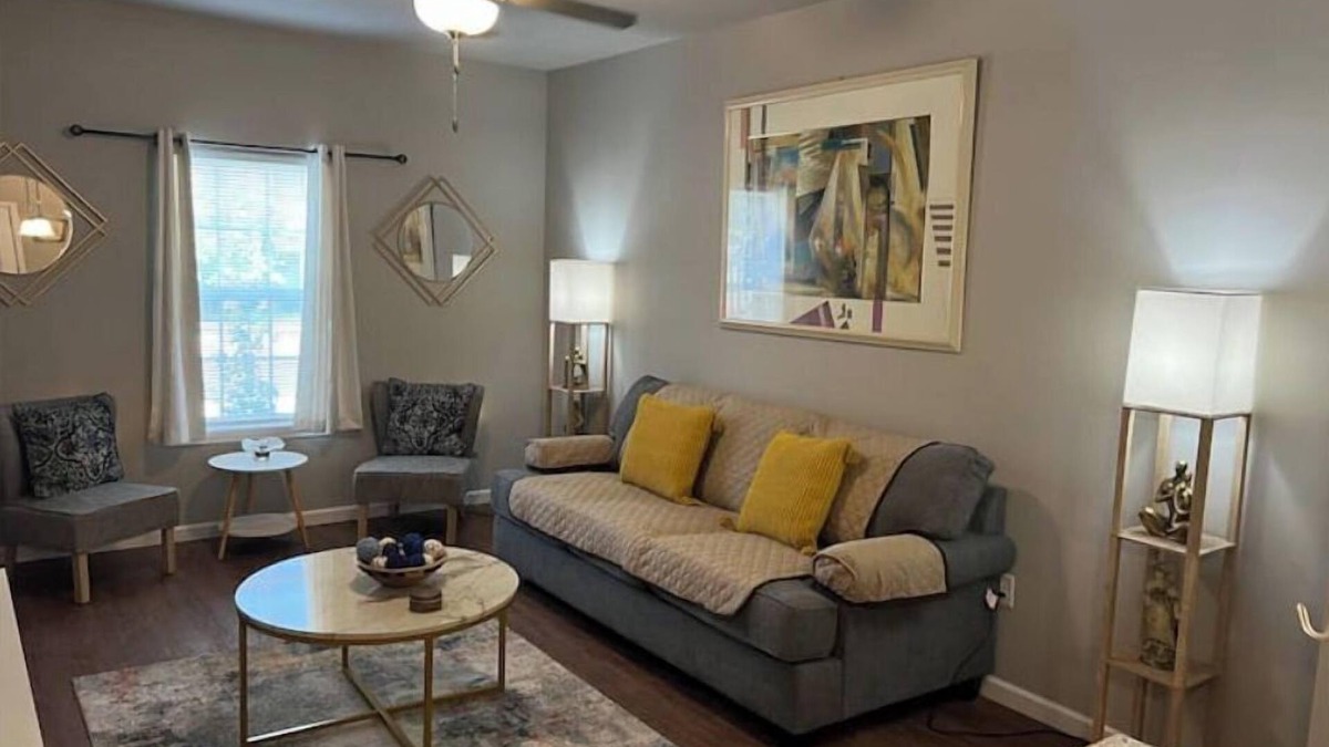 Valdosta Apartment | Charming 2BR Easy Access to VSU, SGMC & Downtown