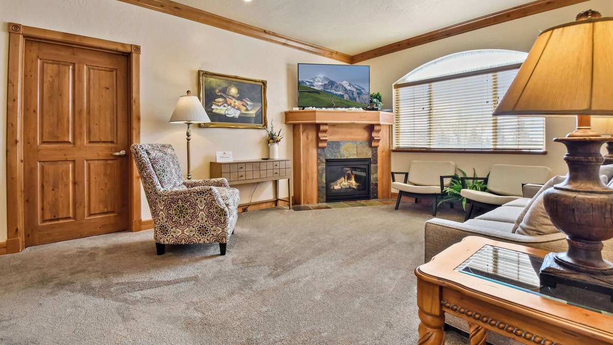 Zermatt Villa | Charming 2BR Midway Villa~Pool, Tubing, Skiing, Golfing Villa 2057-2