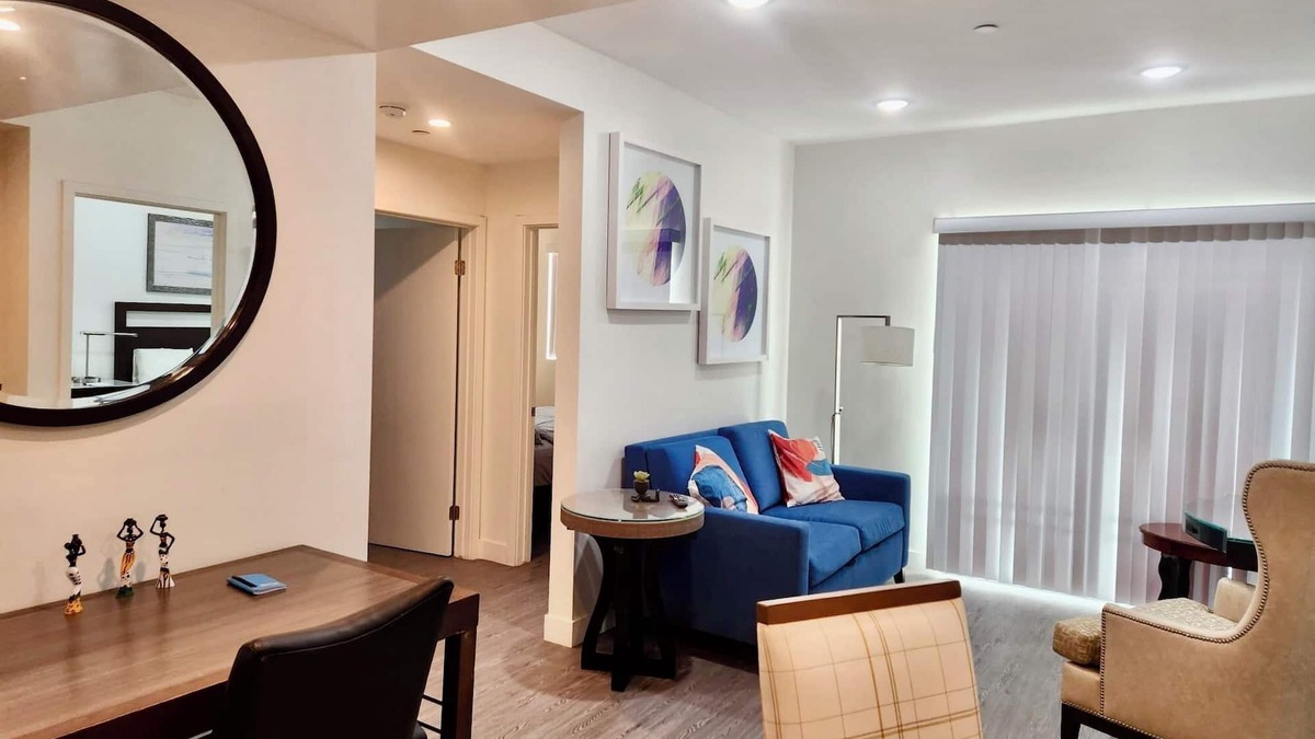 Pico-Union Hotel | Charming 2BR Suites Stylish Stay in Beautiful Los Angeles