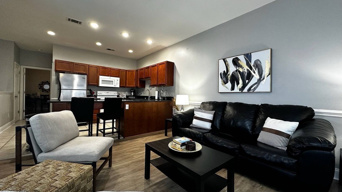 Johnson City House | Charming 2BR Townhome w/Garage + Modern Comforts