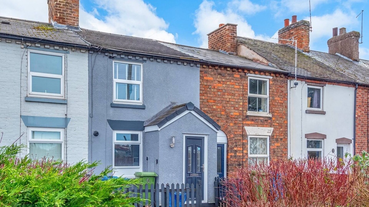 Stafford House | Charming 2BR Victorian Home – Perfect for 4 Guests | Pass the Keys