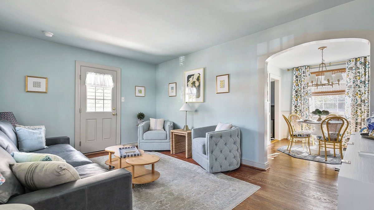 Lakeside House | Charming 3 Bed Cape Cod in Richmond close to hospitals, restaurants and more.
