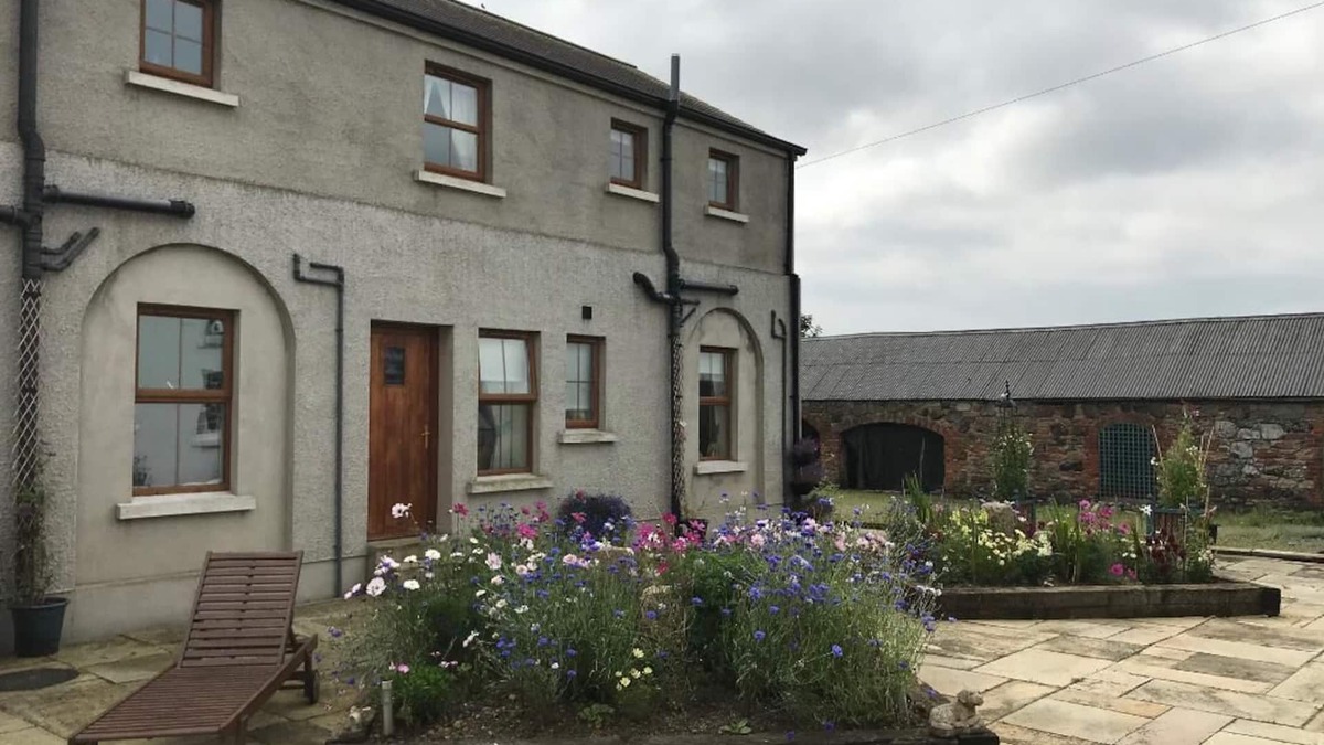 Mazetown Cottage | Charming 3-Bed Cottage Moira - Hillsborough