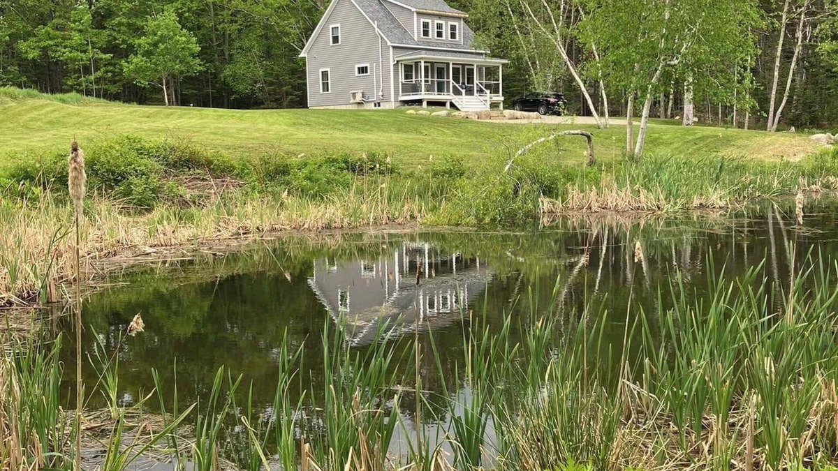 Castine House | Charming 3-bed home in Castine, Me. Modern coastal country design