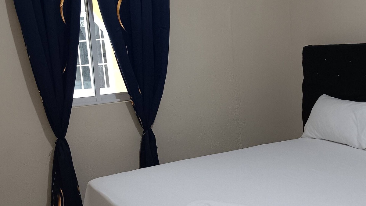 Gordon Town Apartment | Charming 3-bedroom apartment in enchanting St. Andrew Parish with AC, WiFi.