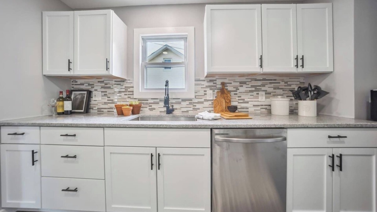 Mayfield Heights House | Charming 3 bedroom, 2.5 bath home
