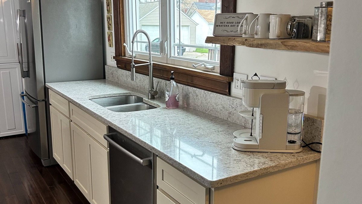 Painesville House | Charming 3-bedroom house with WiFi and AC in Fairport Harbor