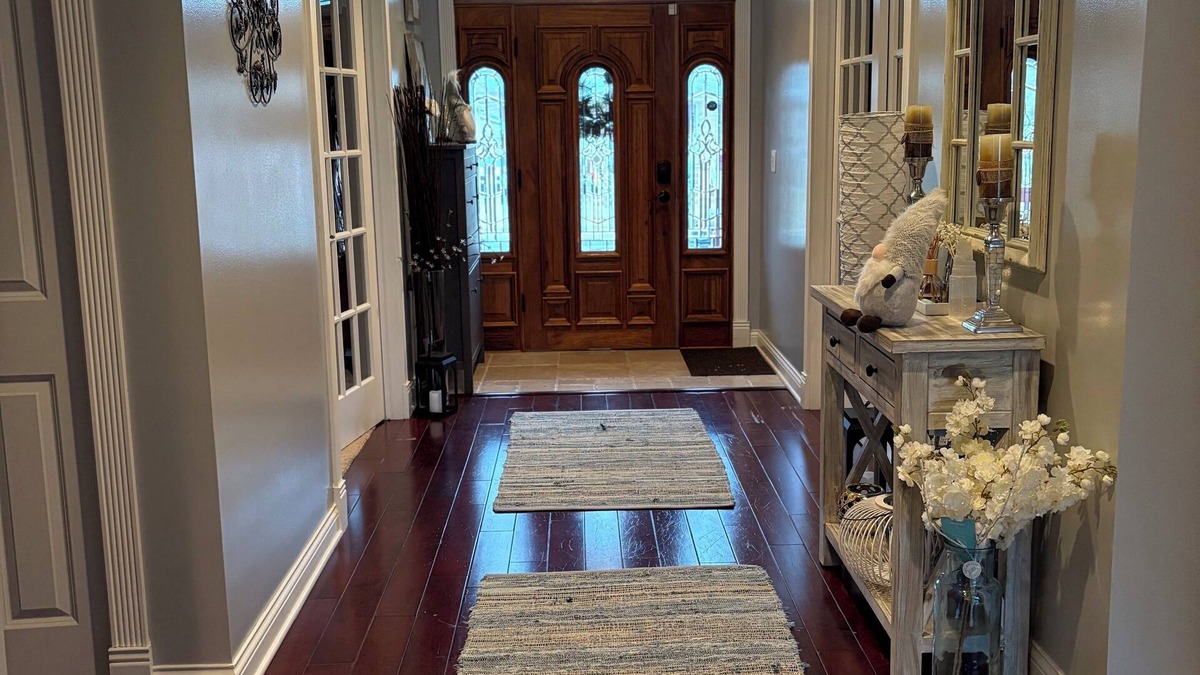 Evergreen Park House | Charming 3-bedroom house in serene and lovely Evergreen Park. WiFi/AC