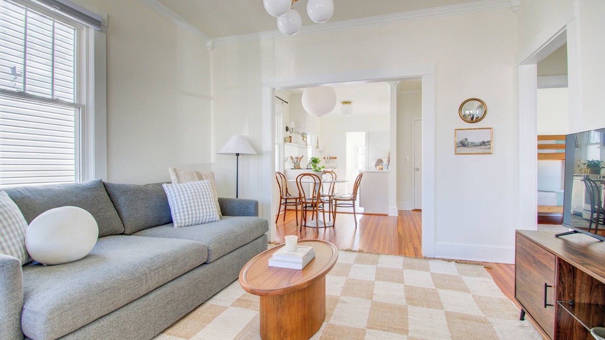 Fredericksburg House | Charming 3-bedroom bungalow with AC, fitness room, WiFi in Fredericksburg