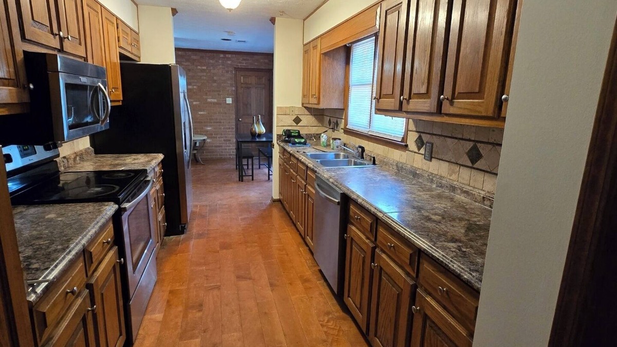 Stone Mountain House | Charming 3-bedroom house with WiFi, AC in Metro Atlanta