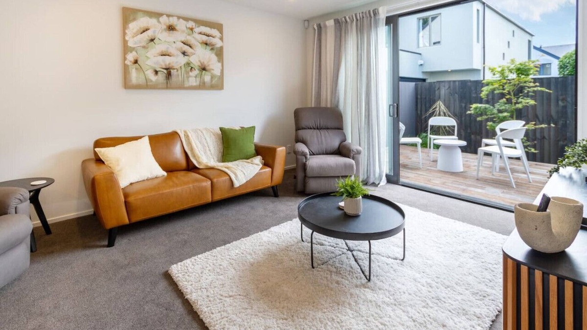 Edgeware House | Charming 3 Bedroom Escape with Carpark