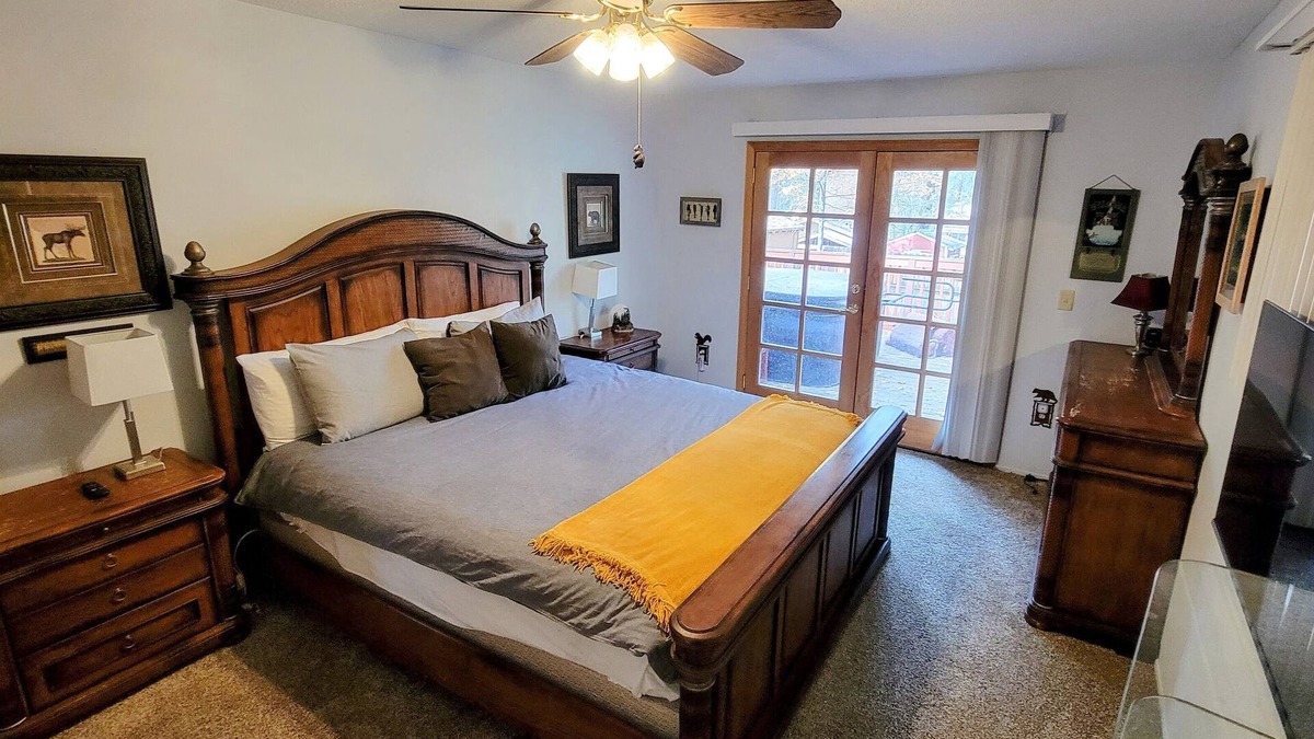 Big Bear Lake House | Charming 3-bedroom house with WiFi in Big Bear Lake.