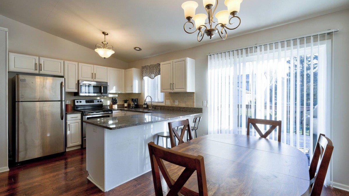 Village of Cottage Grove House | Charming 3-bedroom Duplex unit with WiFi in Cottage Grove