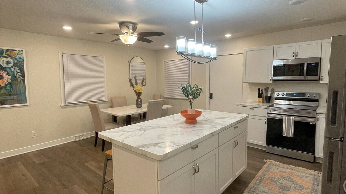Nebraska City Apartment | Charming 3-bedroom apartment with AC, WiFi in wonderful Nebraska City