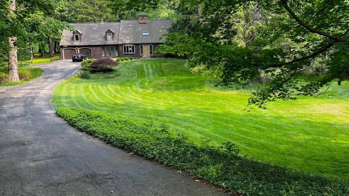 Olmsted Falls House | Charming 3-bedroom house. Nature + Comfort near Cleveland