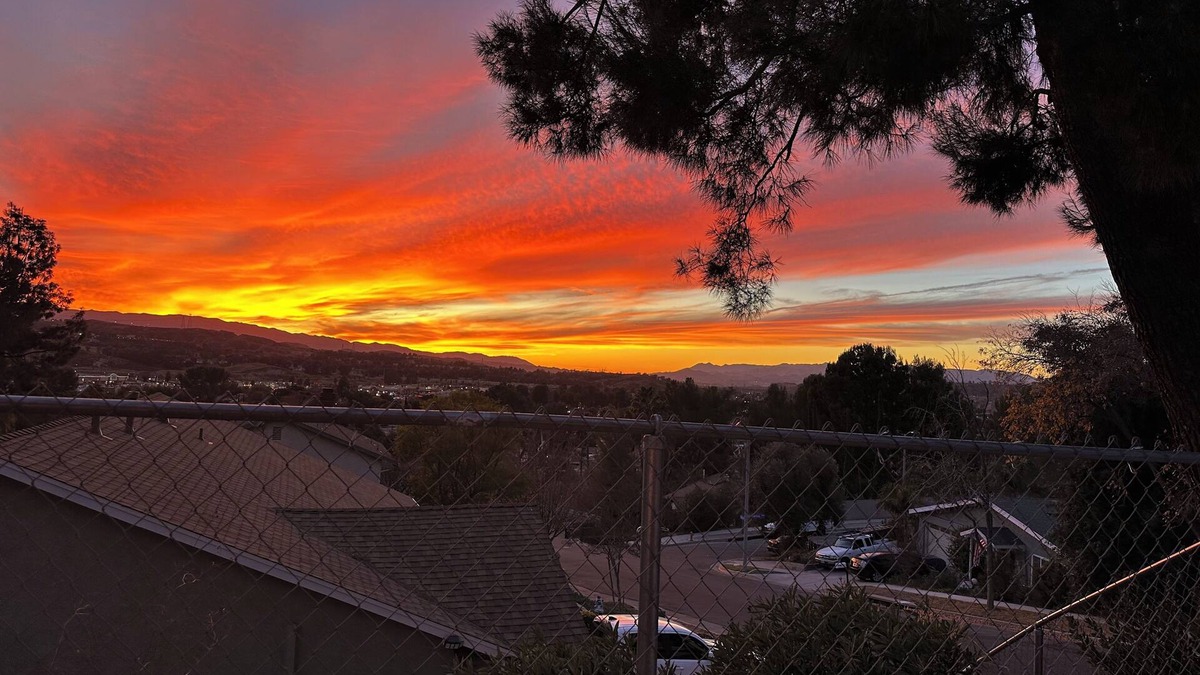 Canyon Country House | Charming 3-bedroom house with view, AC, WiFi in enjoyable Santa Clarita