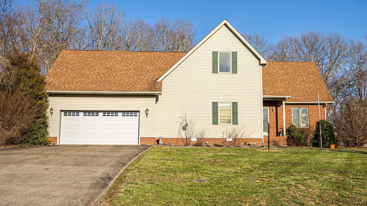 Cadiz House | Charming 3-bedroom 2.5 Bath Home in Cadiz and Land Between The Lakes