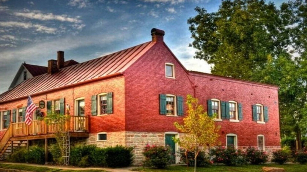 Hermann House | Charming 3 Bedroom 2 Bath Home in Historic Downtown Hermann, Mo.