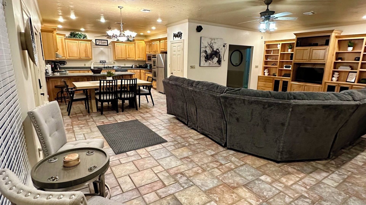 Whitehouse House | Charming 3 bedroom 3.5 bath Handicap Accessible House with Heated Indoor Pool