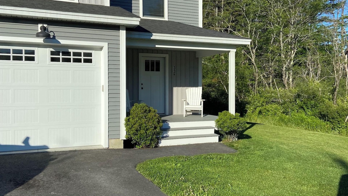Yarmouth Condo | Charming 3-bedroom 3-bath condo with WiFi, in quaint Yarmouth