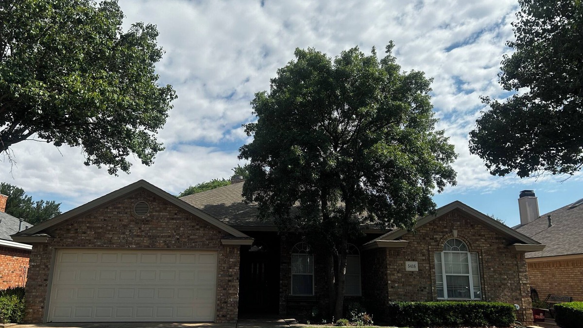 Lubbock House | Charming 3-bedroom 3-bathroom house in lovely Lubbock with WiFi, AC
