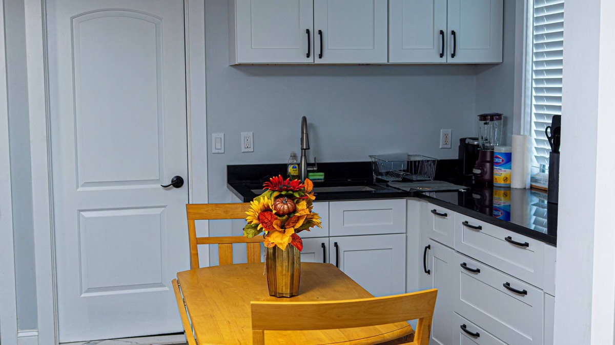 Leominster Apartment | Charming 3-bedroom apartment with WiFi, AC in lovely Leominster