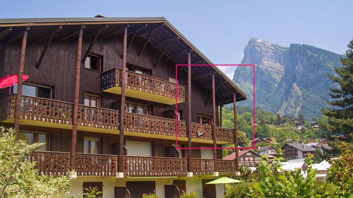 Samoens Apartment | Charming 3 Bedroom Alpine Apartment. Central location and with beautiful views