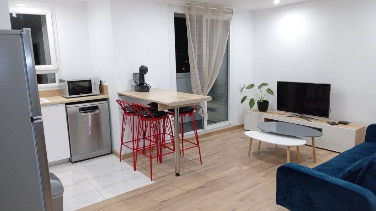 Baille Apartment | Charming 3-bedroom apartment near town center