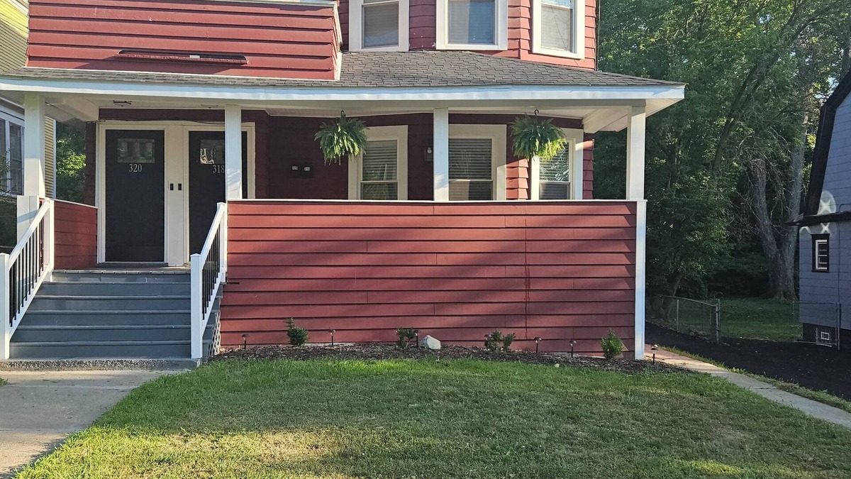 Eastside House | Charming 3-bedroom apartment within 5 minutes of SU, Le Moyne, and Hospitals