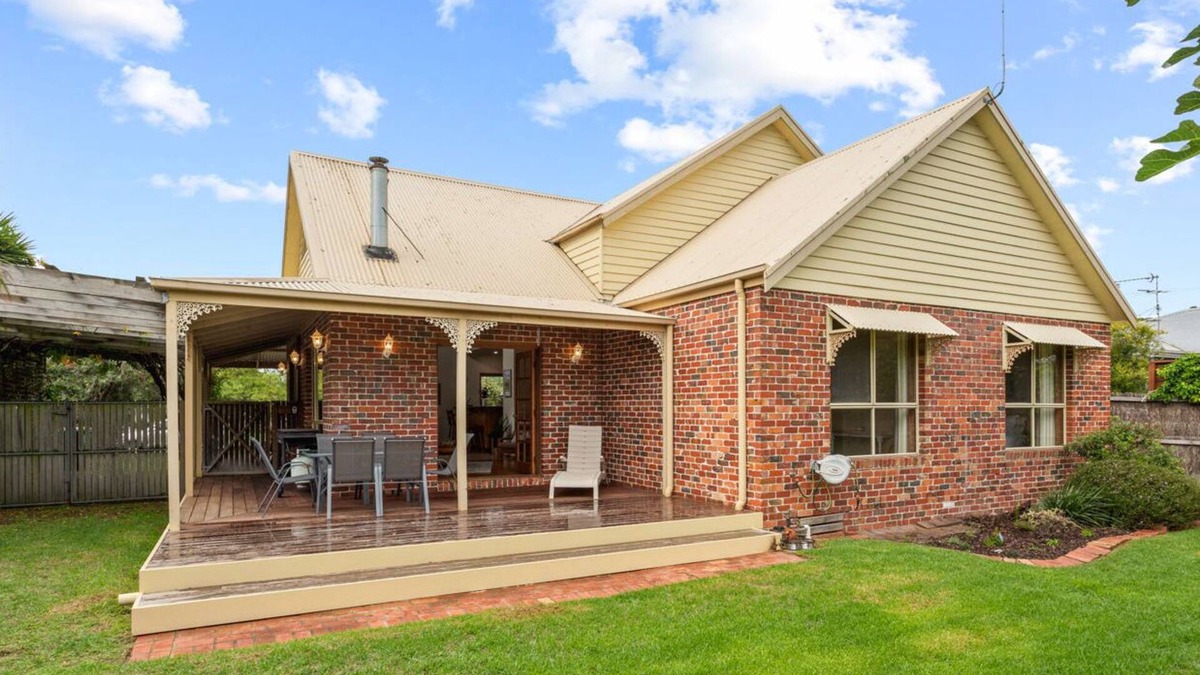 Silverleaves House | Charming 3-Bedroom Retreat