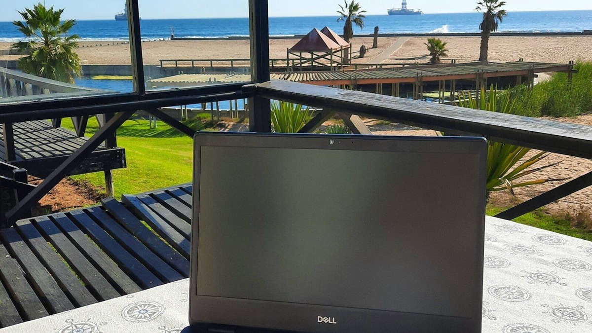 Langstrand Cottage | Charming 3-bedroom beach front cottage in Langstrand: WiFi,Netflix, free parking