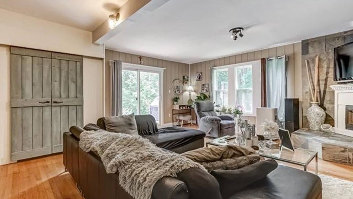 Aylmer House | Charming 3-bedroom bungalow in delightful Gatineau with AC, WiFi