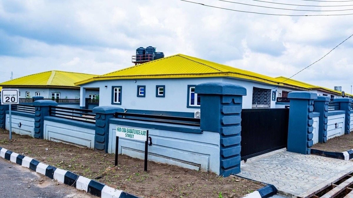 Abeokuta House | Charming 3-bedroom bungalow with AC, WiFi in fantastic Prince Courts