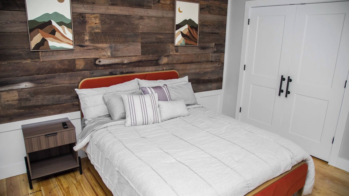 Downtown House | Charming 3-bedroom bungalow house in lovely downtown Raleigh