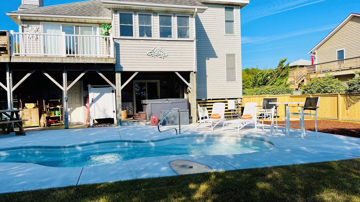 Sea Scape Cottage | Charming 3-bedroom cottage- Bike to beach- Ocean Views-Golf Course-Pool/Hot Tub