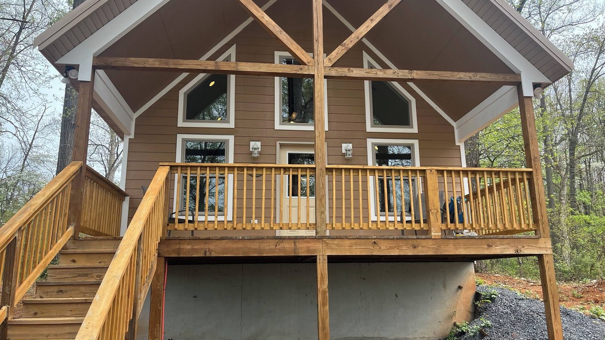 Rileyville Cabin | Charming 3-bedroom cabin with WiFi and AC in Rileyville. Mtn and river views.