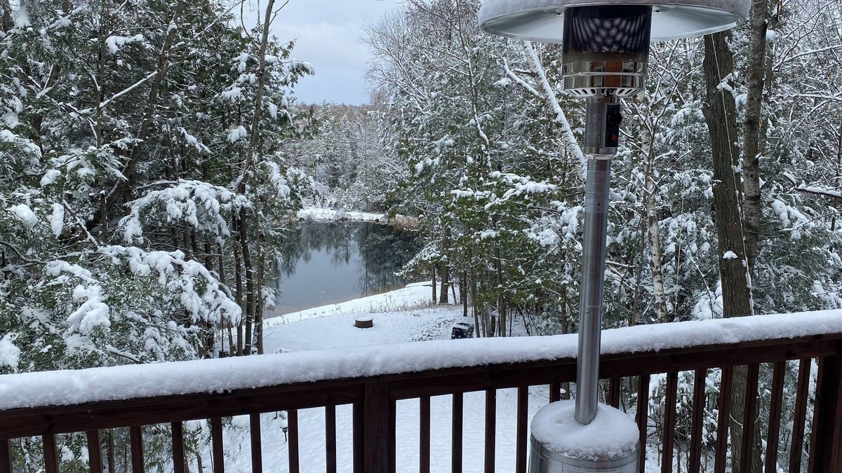 Abrams Cabin | Charming 3-bedroom cabin in Pound with WiFi and AC