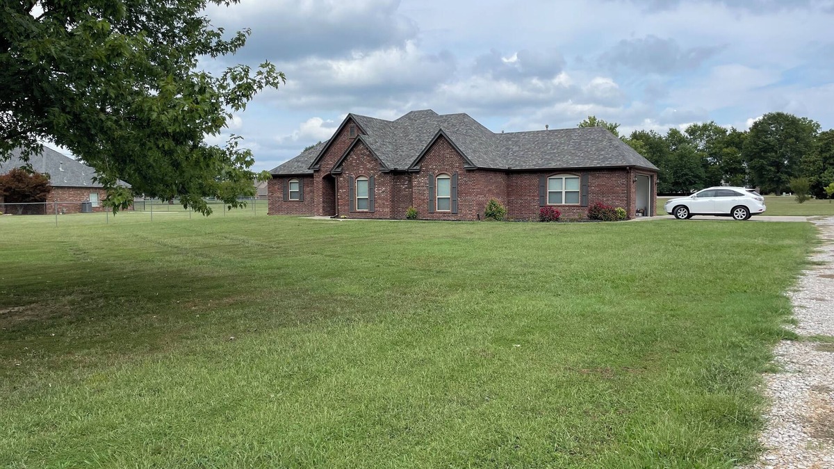 Verdigris House | Charming 3-bedroom country oasis on 3 acres!