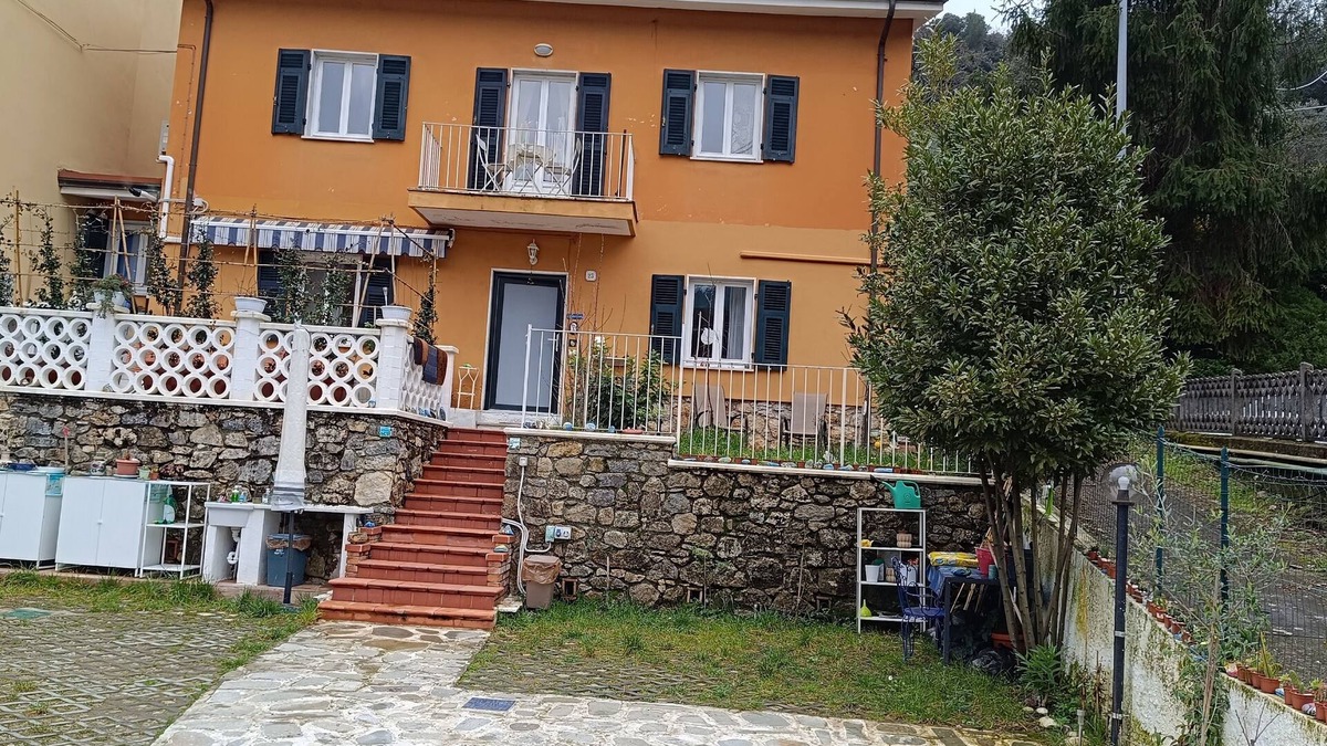 Pugliola House | Charming 3-bedroom country house in lovely Lerici with WiFi, AC, free parking