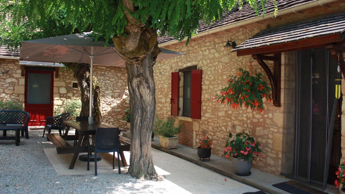 Limeuil Cottage | Charming 3-Bedroom Farmhouse Near Scenic Limeuil with WiFi, Terrace & Baby Equipment