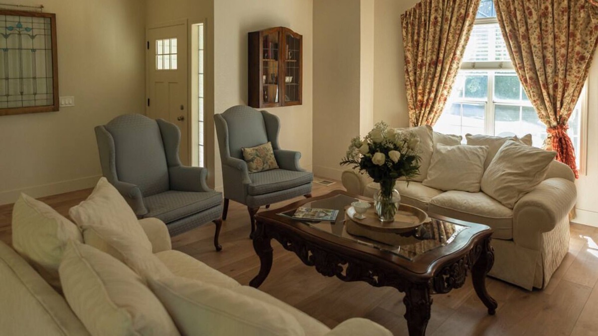 Folsom House | Charming 3-bedroom Folsom Cottage Near Trails, Lake & Old Town
