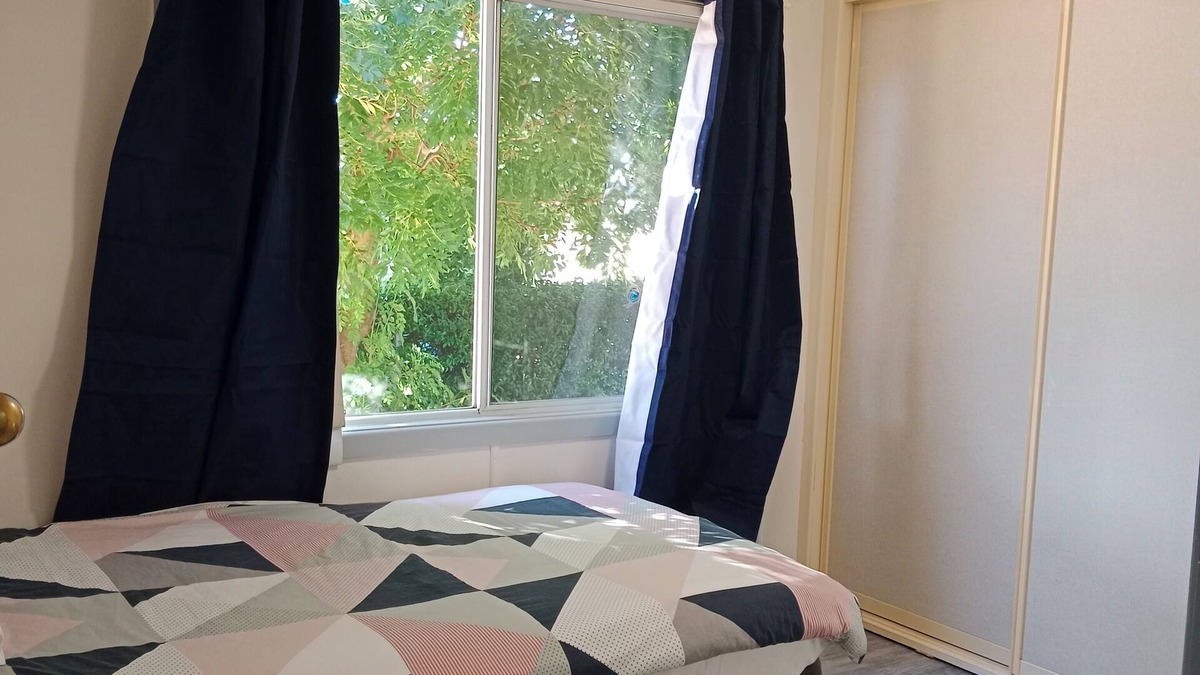Glen Innes House | Charming 3-bedroom house with WiFi, fitness room in tranquil Glen Innes