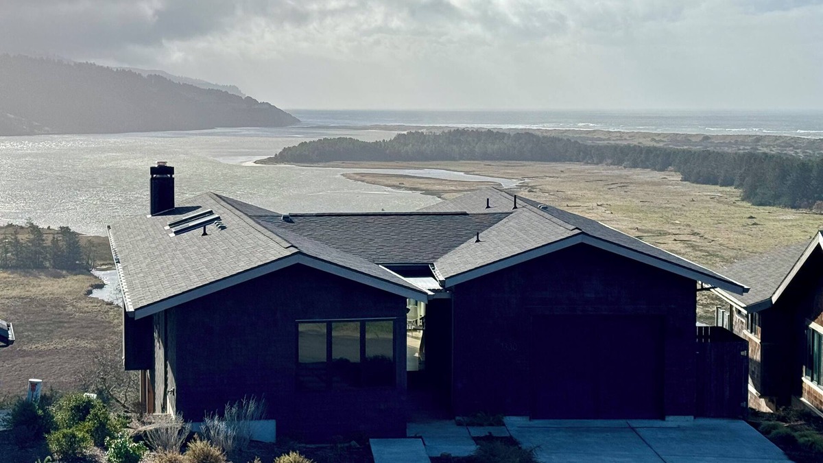 Pacific City House | Charming 3-bedroom home - WiFi, AC, & Clubhouse access in enjoyable Pacific City