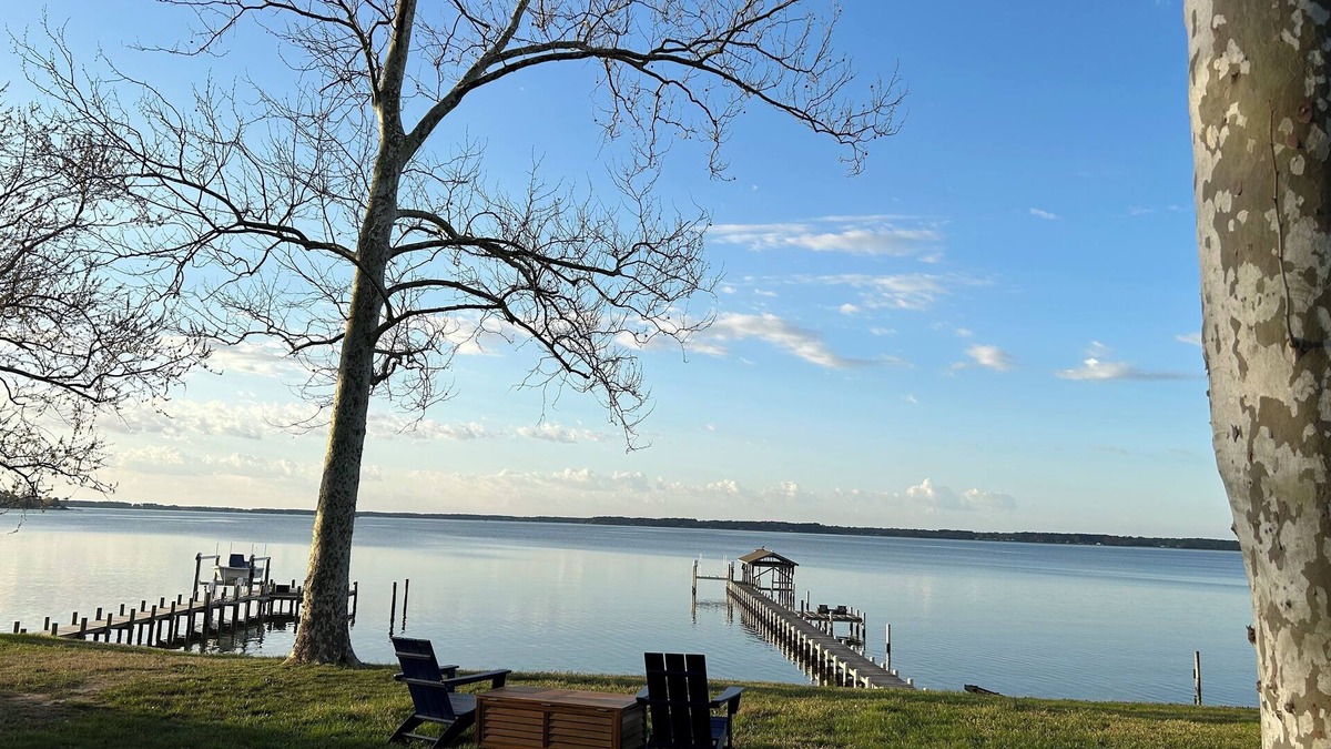 Deltaville House | Charming 3-bedroom house in Deltaville with Stunning Views and Beautiful garden!