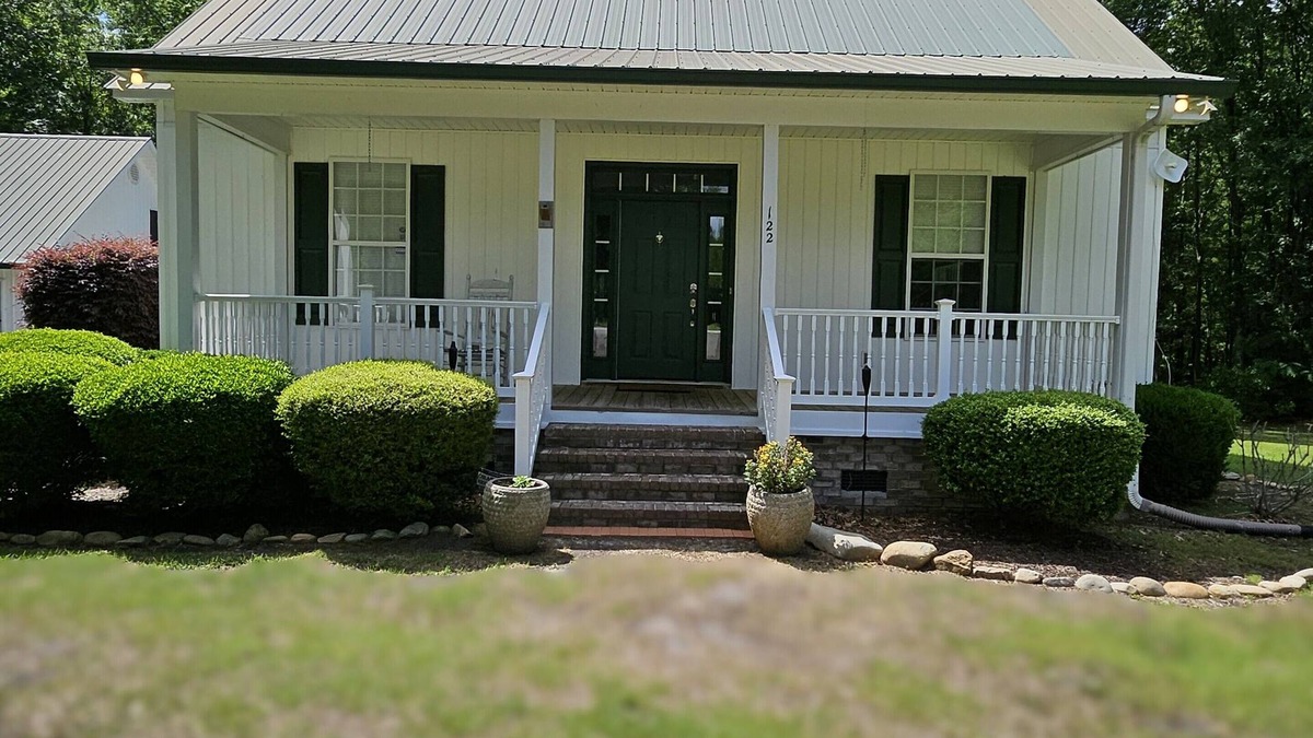 Eutawville House | Charming 3-bedroom house with AC, WiFi in fantastic Eutawville
