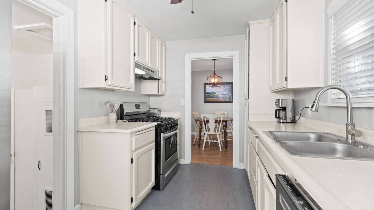 Yuba City House | Charming 3-bedroom house in Marysville with WiFi and AC