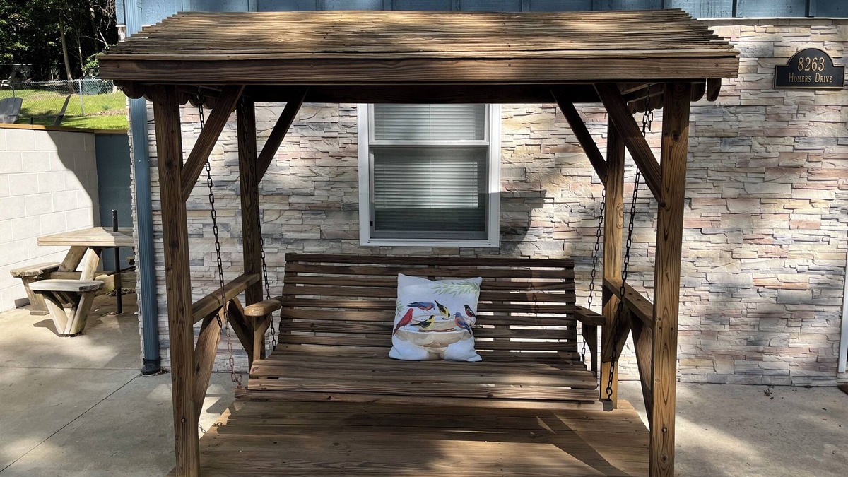 Monticello House | Charming 3-bedroom house across from Lake Freeman